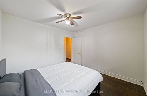 Aurora House | Cozy 3-bedroom bungalow in charming Aurora with AC, WiFi