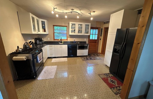 Lake Nebagamon House | Cozy 3 bedroom cabin on Lake Nebagamon with 85ft of lake frontage sleeps 8!