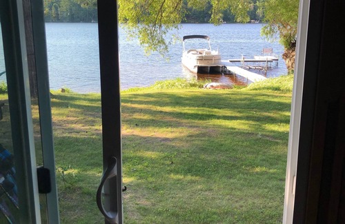 Lake Nebagamon House | Cozy 3 bedroom cabin on Lake Nebagamon with 85ft of lake frontage sleeps 8!