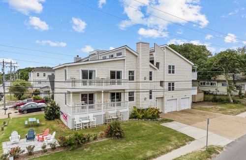 Chic's Beach Condo | Cozy 3-bedroom condo with AC and WiFi in charming Virginia Beach