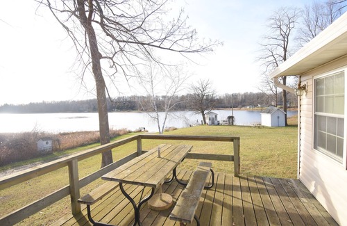 Cass Lake Cabin | Cozy 3-bedroom cabin with WiFi and AC on tranquil lake
