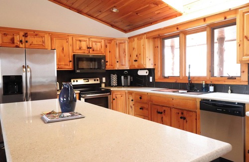 Crosslake Cabin | Cozy 3-bedroom cabin in charming Crosslake with WiFi and AC