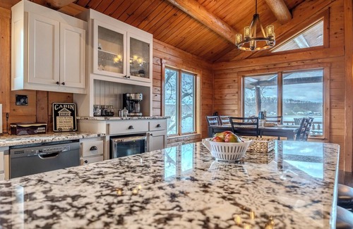 Edwards Cabin | Cozy 3-bedroom cabin with AC and WiFi in lovely Edwards