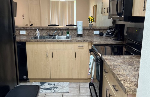 Fedhaven Condo | Cozy 3-bedroom condo in adorable Poinciana with WiFi, fitness, pools and more!
