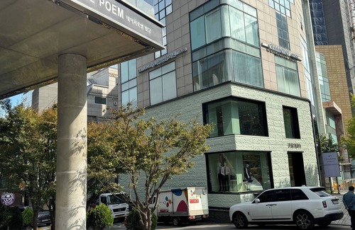 Cheongdam Condo | Cozy 3-bedroom condo with WiFi, AC in amazing Seoul Gangnam