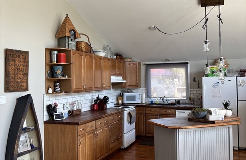 Turkey Point House | Cozy 3-Bedroom Cottage in Turkey Point, close to beach, hiking & biking trails