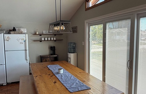 Turkey Point House | Cozy 3-Bedroom Cottage in Turkey Point, close to beach, hiking & biking trails