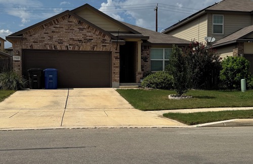 Southside House | Cozy 3-bedroom family house in San Antonio next to Lackland AFB