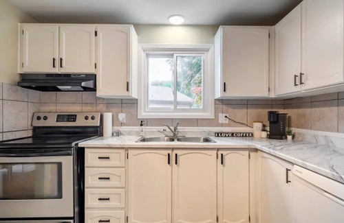 Waterloo House | Cozy 3-Bedroom Home in the heart of Waterloo