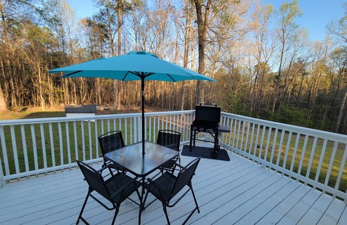 Newnan House | Cozy 3-bedroom home in lovely Newnan with King Suite