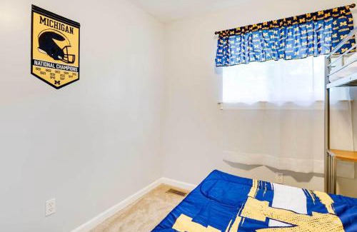 Mitchell House | Cozy 3-Bedroom Home in Ann Arbor