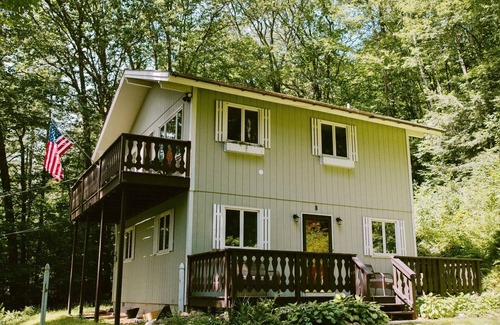 Mendon Ski Chalet | Cozy 3 Bedroom home near Killington