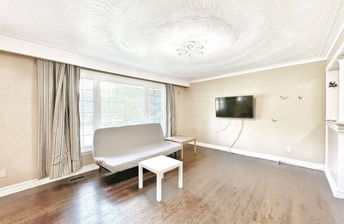 Toronto House | Cozy 3-Bedroom House