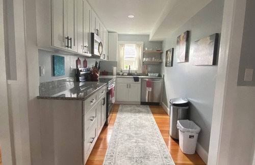 Corey Square Apartment | Cozy 3 bedroom in a friendly neighborhood close to I-93!