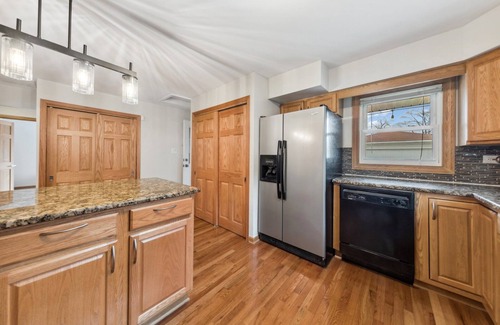 Oak Lawn House | Cozy 3-Bedroom Ranch near Chicago & Area Hospitals