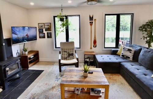 Douro-Dummer Cottage | Cozy 3 bedroom Stoney Lake Family Cottage