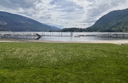 Sicamous House | Cozy 3 bedroom townhome steps from the beach! with boat slip.
