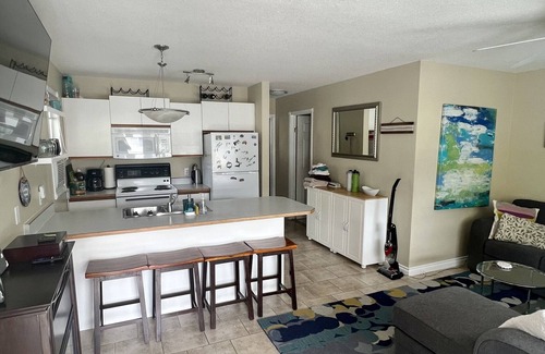 Sicamous House | Cozy 3 bedroom townhome steps from the beach! with boat slip.