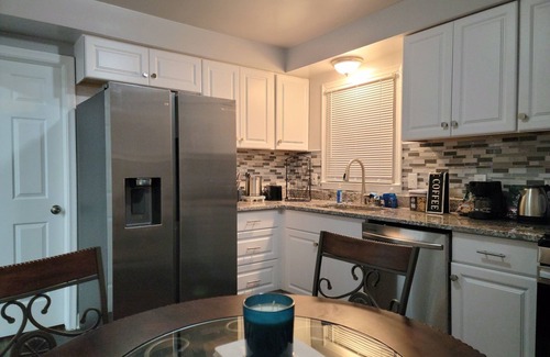 Detroit House | Cozy 3 Bedroom Vacation Home