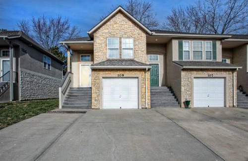 Olathe House | Cozy 3 Bedrooms and 2 baths in Olathe sleeps 8.