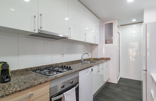 Sant Andreu de Palomar Apartment | Cozy 3 bedrooms in a residential area