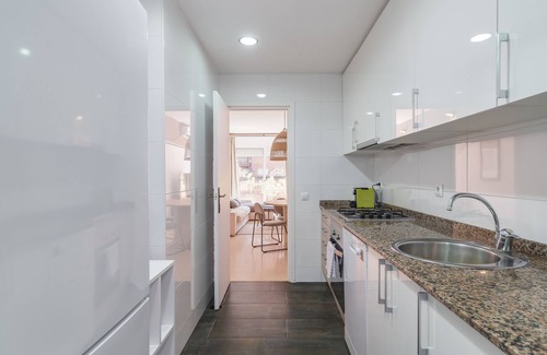 Sant Andreu de Palomar Apartment | Cozy 3 bedrooms in a residential area