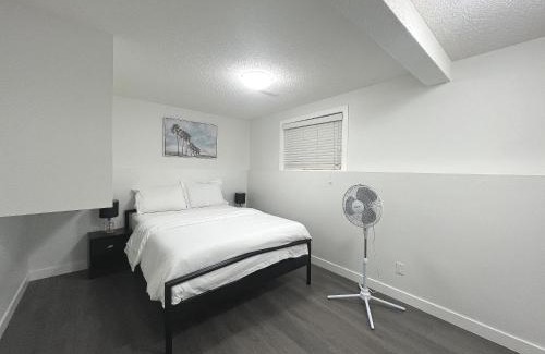 Calgary Apartment | Cozy 3 beds Suite Near Calgary Airport Sleeps 6