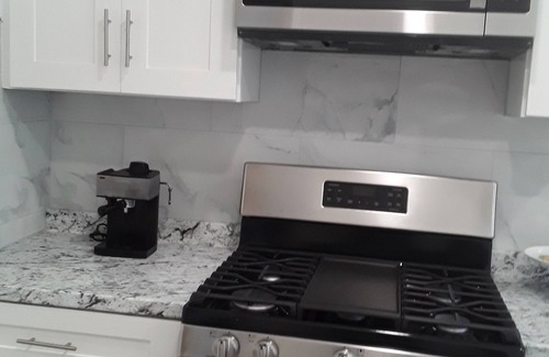 West New York Apartment | Cozy 3 BR for U Near Manhattan View, 15 Min to NYC