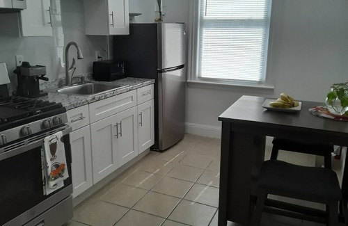 West New York Apartment | Cozy 3 BR for U Near Manhattan View, 15 Min to NYC