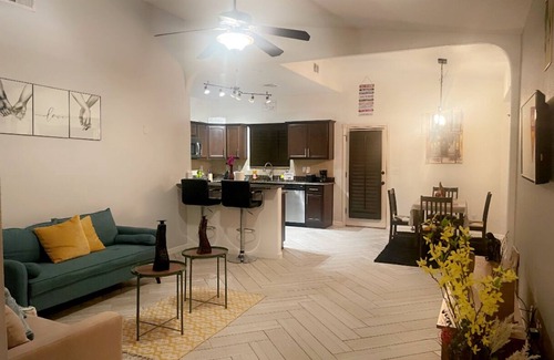 Biggs Field House | Cozy 3 BR Home. Hidden gem