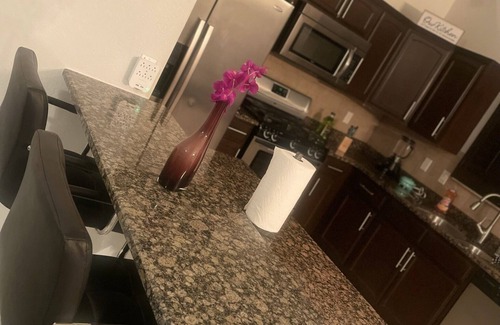 Biggs Field House | Cozy 3 BR Home. Hidden gem