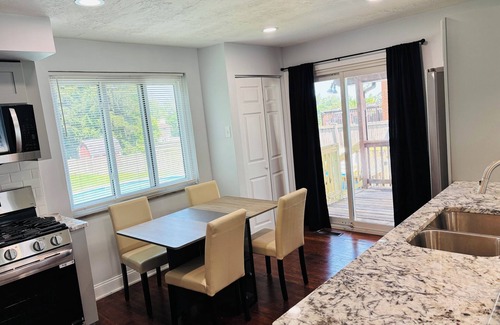 West Mifflin House | Cozy 3- BR house with pool and game room near Kennywood