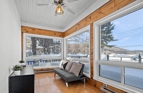 Sainte-Agathe-des-Monts House | Cozy 3 Bedroom Chalet in Sainte Agathe With Views of the Lake!