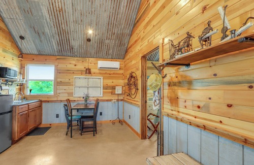 Wimberley House | Cozy 3-Cottage Group w/Firepit & Pickleball
