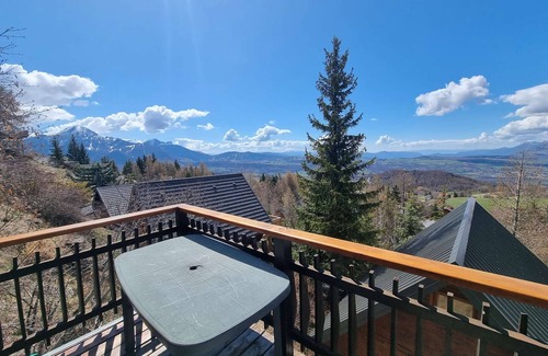 Saint-Michel-de-Chaillol Ski Chalet | Cozy 3-Bedroom Chalet with South-Facing Balcony, Pets Welcome, Sleeps 6