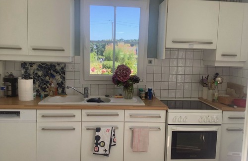 Sauzon House | Cozy 3-Star Home: Spacious, Sea Nearby, No WiFi, Non-Smoking