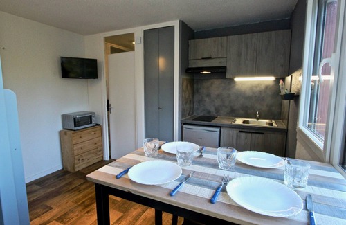 Chamrousse Apartment | Cozy 3-Star Studio Near Ski Slopes - Northern Exposure, Full Amenities