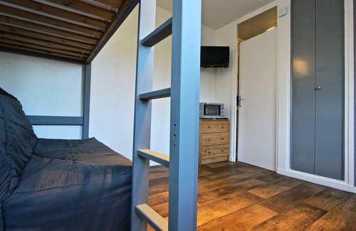 Chamrousse Apartment | Cozy 3-Star Studio Near Ski Slopes - Northern Exposure, Full Amenities