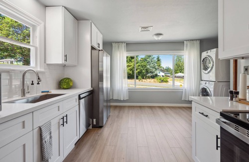 SeaTac House | Cozy 3B1B home 5 min to airport with AC, WiFi, Parking!