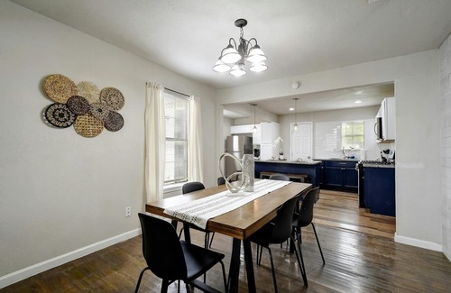 Eastside Promise Neighborhood House | Cozy 3bd & 2ba home near DT, Riverwalk, Pearl & Dome