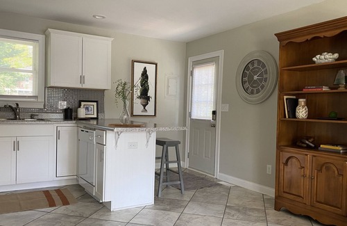 Lexington House | Cozy 3BR/1B with Piano Fooseball table close to Airport/Keeneland Pet-Friendly!