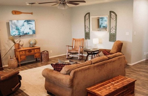 Enid House | Cozy 3BR/2BA w/ spacious living room +2car garage!