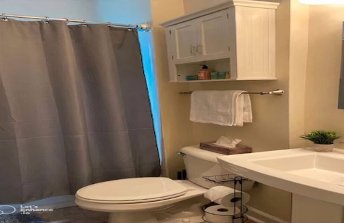 Waukegan Apartment | Cozy 3BR Apartment near Great Lakes Naval Station