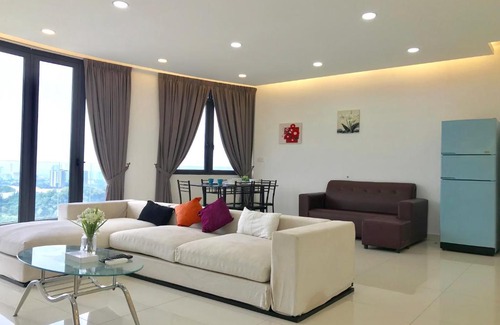 Gelugor Apartment | Cozy 3BR Family Suites with Amazing View @ Level39