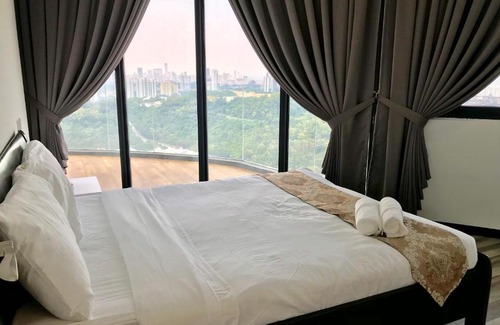 Gelugor Apartment | Cozy 3BR Family Suites with Amazing View @ Level39