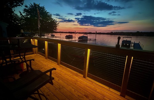 Clarklake Cottage | Cozy 3BR lakefront cottage with hot tub perfect for families w/private dock.