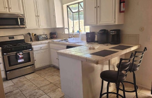 Palmdale House | Cozy 3BR & Loft near Palmdale Hospital