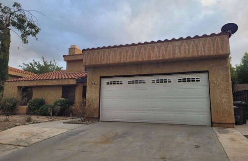 Palmdale House | Cozy 3BR & Loft near Palmdale Hospital