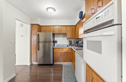 Constable Hook Apartment | Cozy 3BR | Near NYC, Cruise Port, Statue of Liberty | Free Driveway Parking