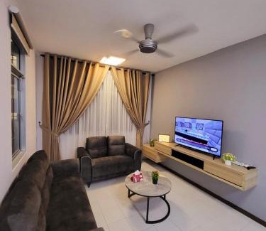 Kuching Apartment | Cozy 3BR Riverfront Sweet Homestay Kuching